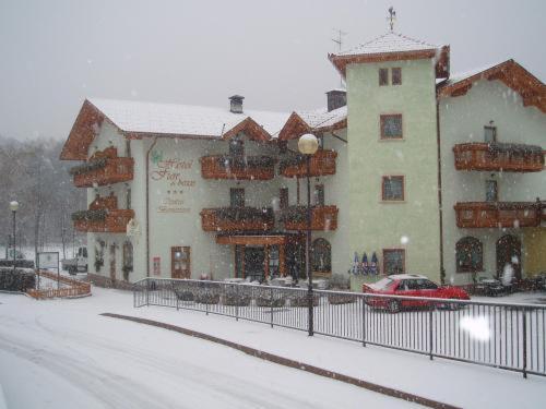 Hotel Fior Di Bosco Giovo Esterno foto